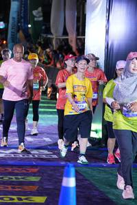 BIB: 175
                            <button type="button" onclick="openModal(26241285)" class="btn btn-primary btn-sm float-right btn-popup" data-toggle="modal" data-target=".modal-high-quality">
                        <i class="fas fa-shopping-cart"></i> Add to Cart
                    </button>
                                            <button type="button" onclick="isThisMe(26241285, true)" class="btn btn-success btn-sm float-right btn-popup btn-isme hidden" data-toggle="tooltip" data-placement="bottom" title="นี่คือรูปของคุณใช่ไหม คลิกที่นี่เพื่อเอาเข้าอัลบั้ม">
                        <i class="fas fa-plus"></i> Add to album
                    </button>
                    <button type="button" onclick="isThisMe(26241285, false)" class="btn btn-warning btn-sm float-right btn-popup btn-isnotme hidden">
                        <i class="fas fa-ban"></i> Remove from album
                    </button>